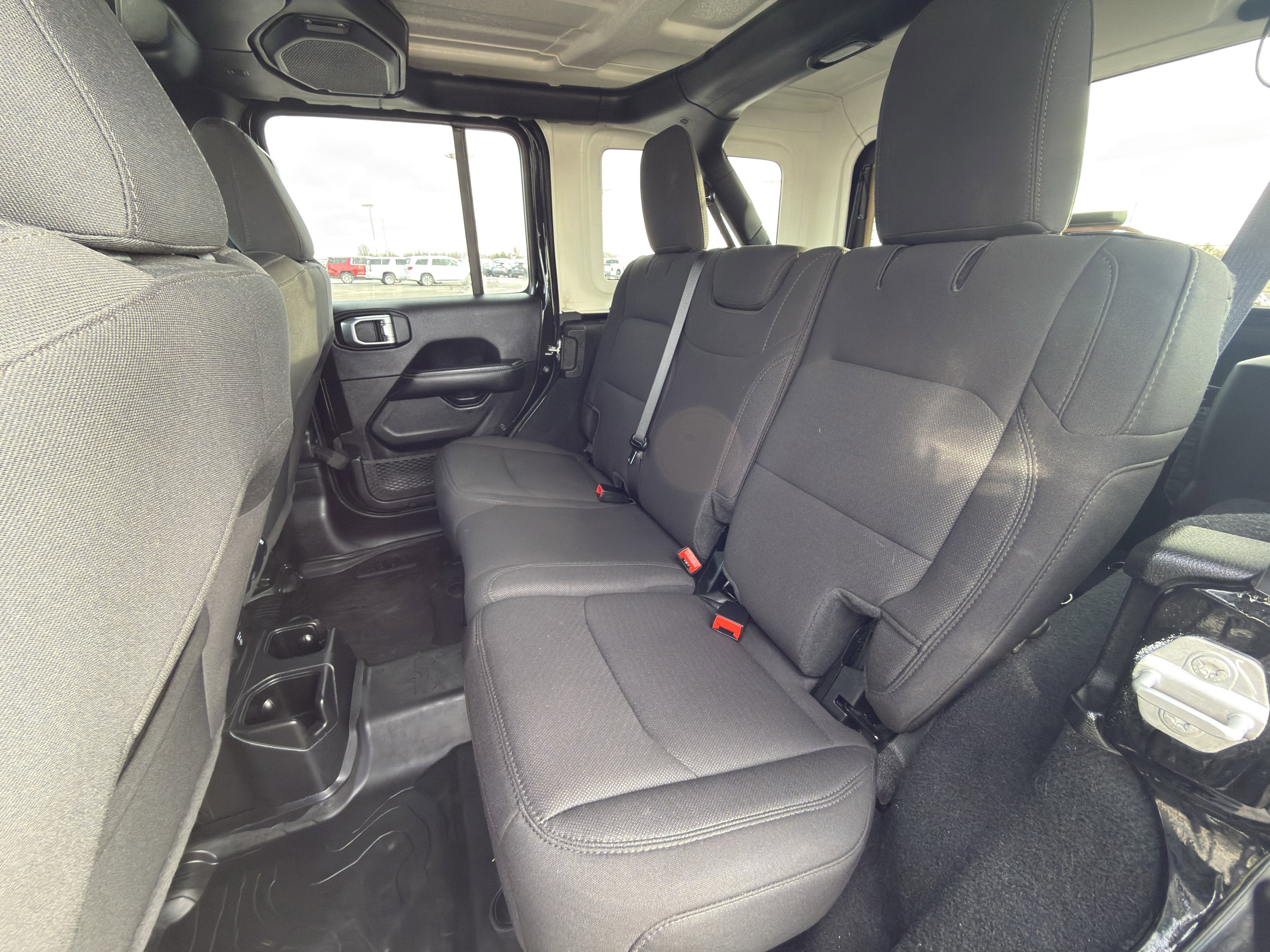 Used 2023 Jeep Wrangler Sahara image 13