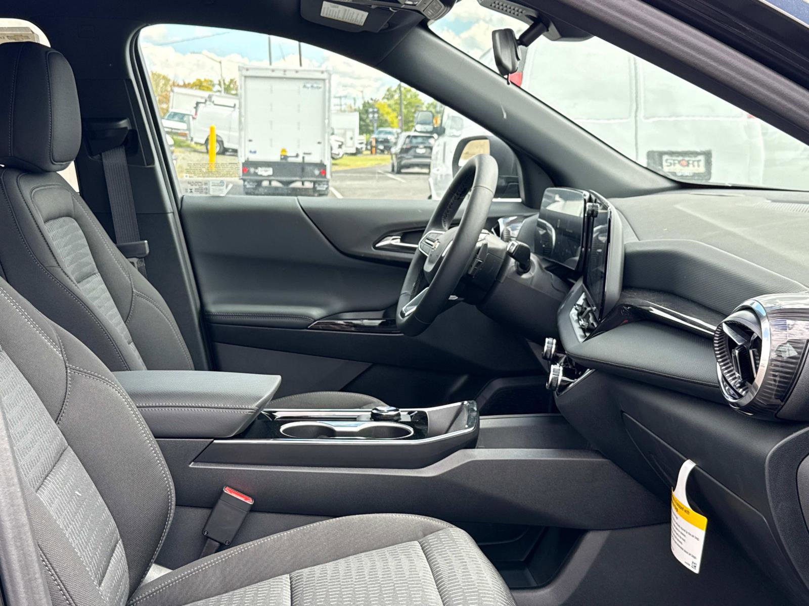 New 2026 Chevrolet Equinox LT w/ LPO, Floor Liner Package image 13
