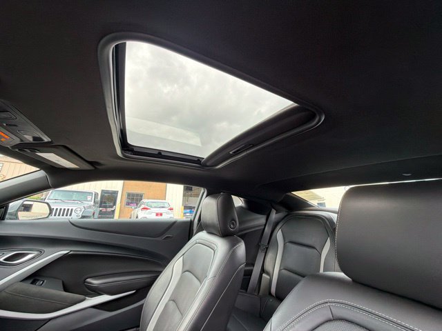 Used 2023 Chevrolet Camaro LT RWD image 18