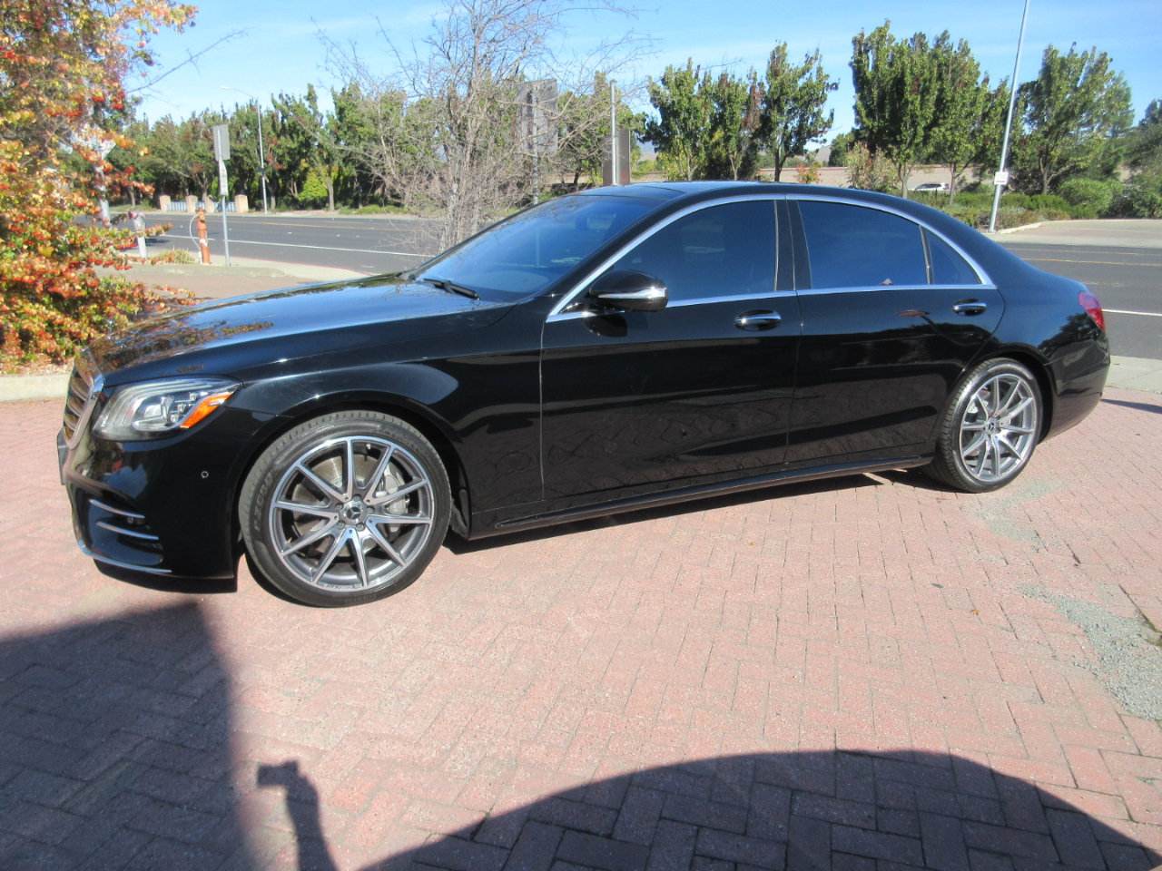 Used 2020 Mercedes-Benz S 560 Sedan w/ AMG Line Exterior image 75