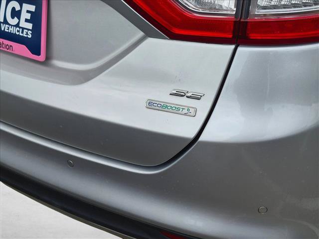 Used 2015 Ford Fusion SE FWD image 11