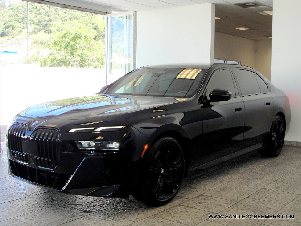 Used 2023 BMW 740i 740i M SPORT PRO+HUD+SWAROVSKI w/ Parking Assistance Package image 19