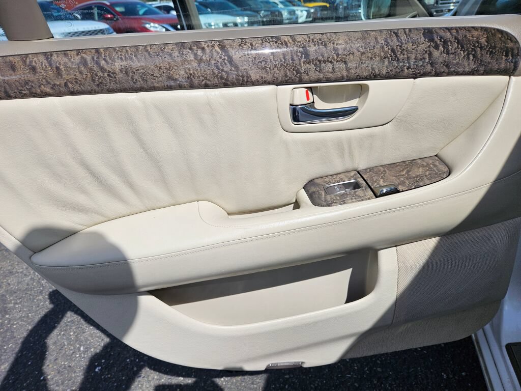 Used 2002 Lexus LS 430 RWD image 12