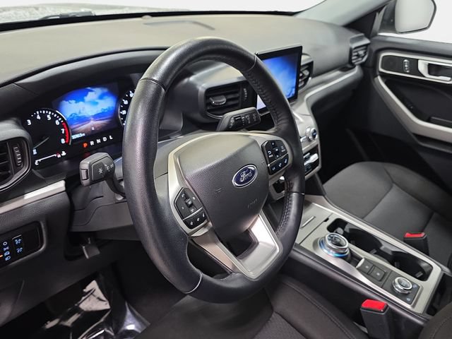 Used 2023 Ford Explorer XLT AWD/4WD image 14