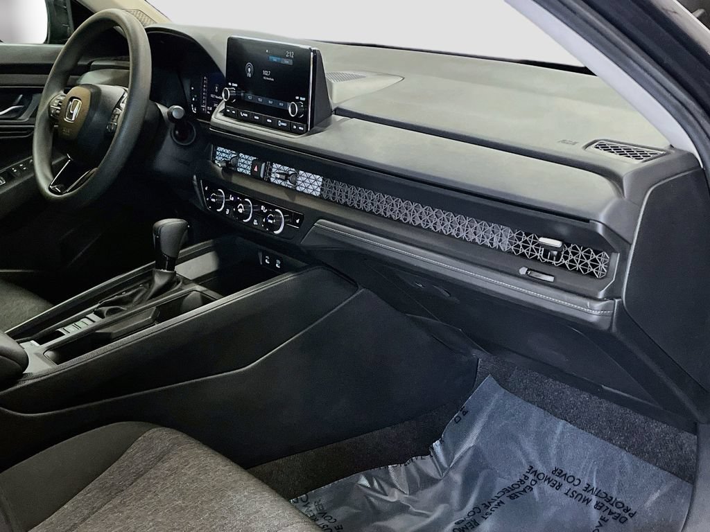Used 2025 Honda Accord SE image 28