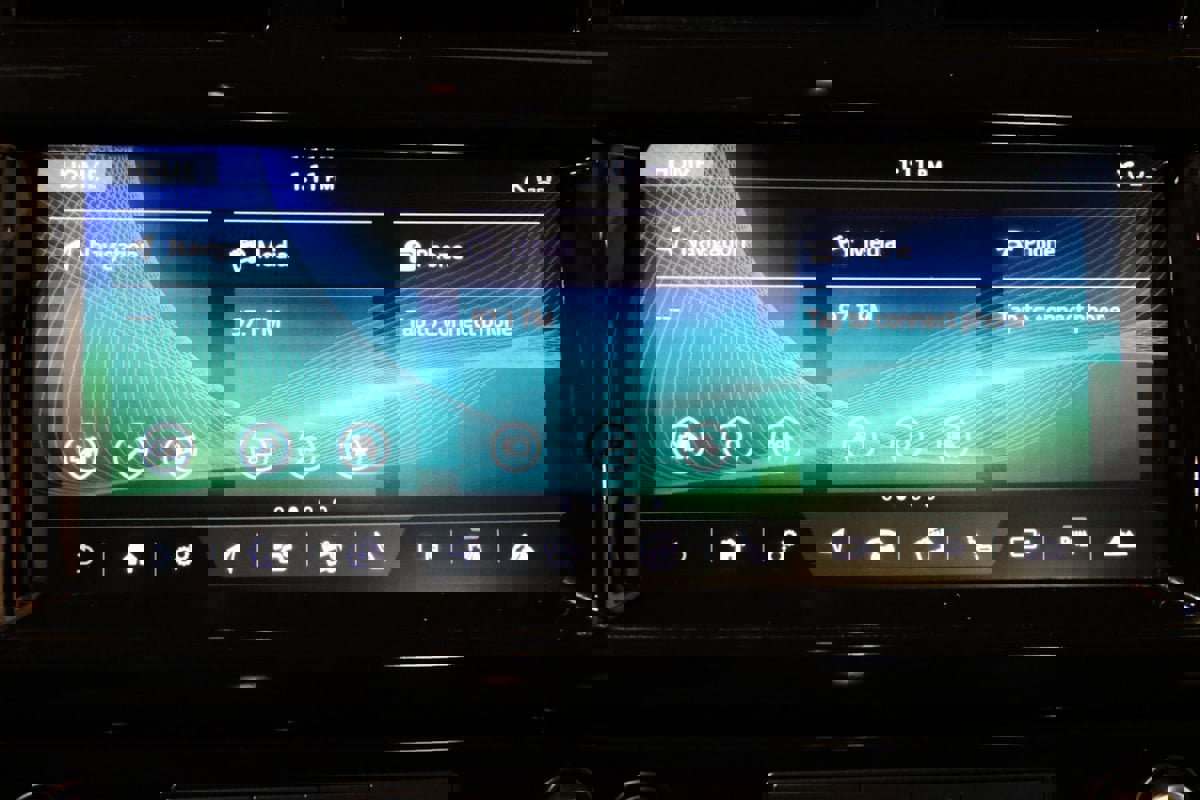 Used 2018 Land Rover Discovery HSE image 40