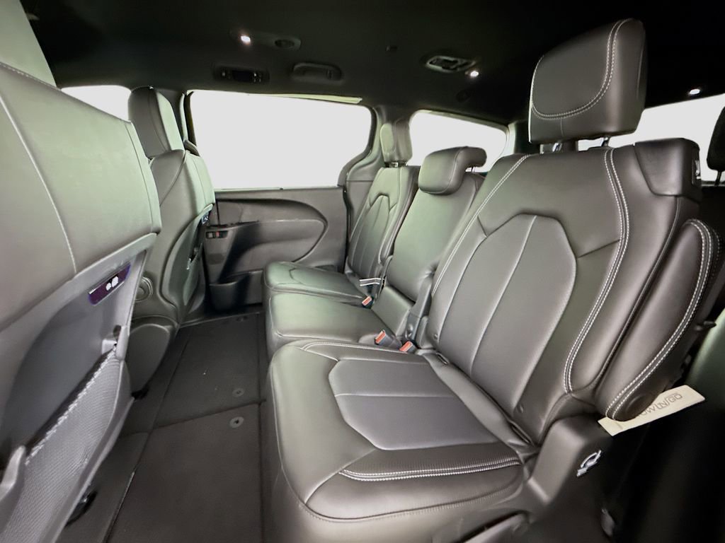 New 2026 Chrysler Pacifica Select image 19