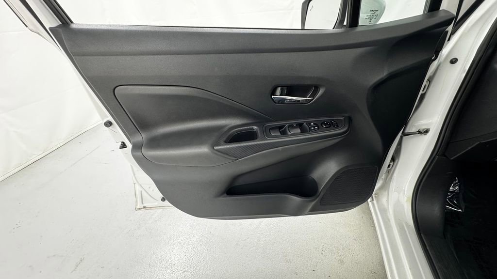 Used 2023 Nissan Versa SV FWD image 16