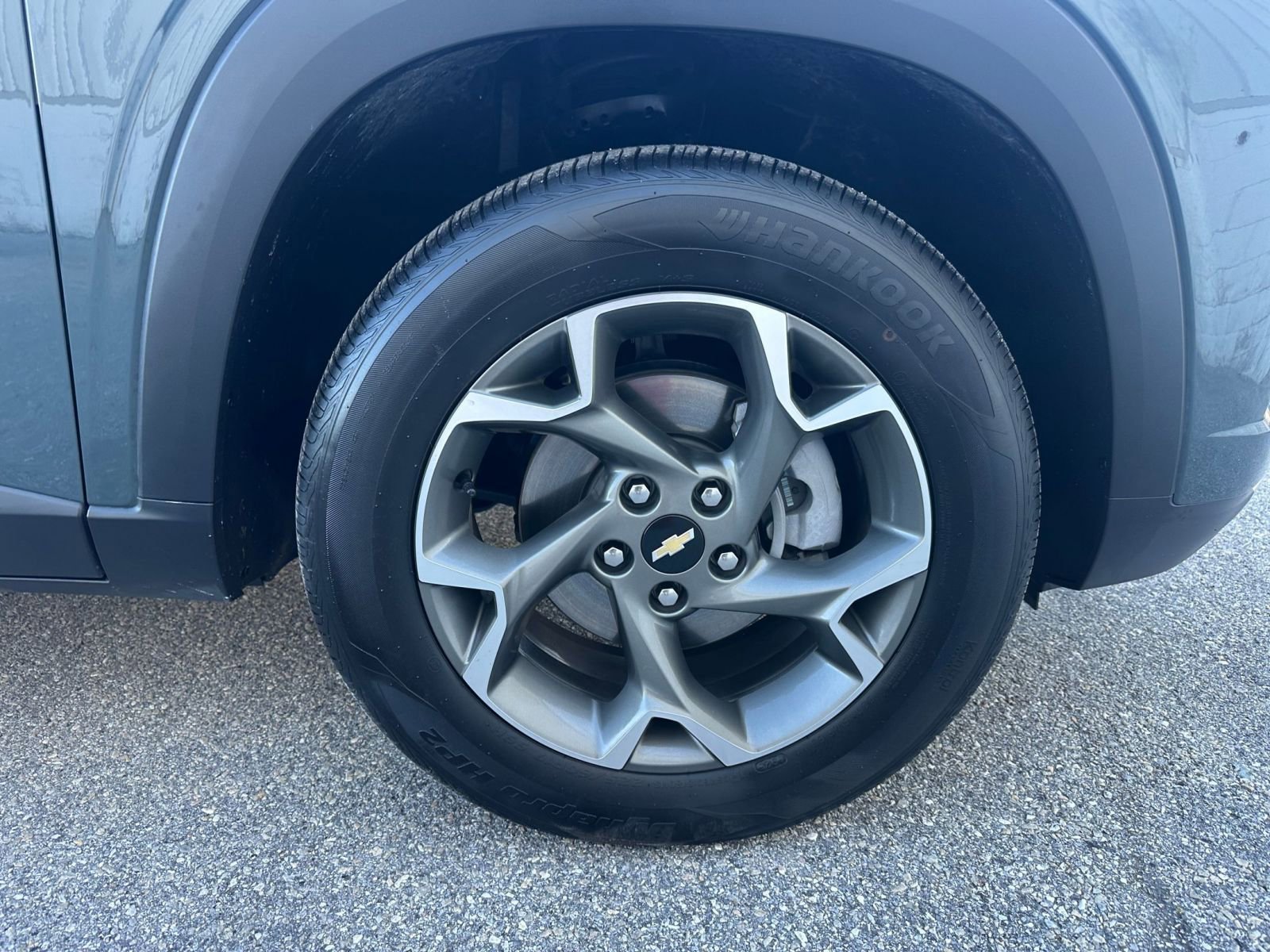 Used 2025 Chevrolet Trax LT image 28