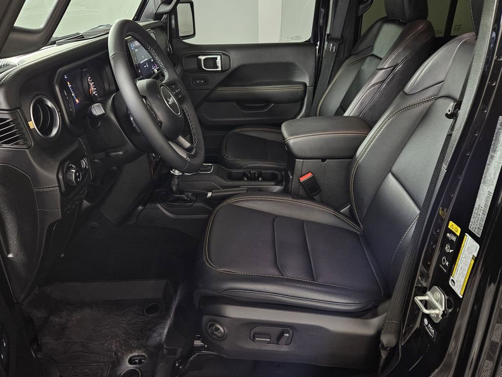 Used 2025 Jeep Gladiator Sport image 21