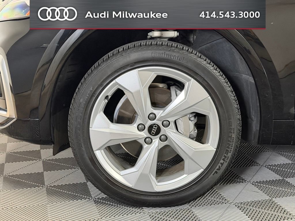 Used 2023 Audi Q5 2.0T Premium Plus w/ Premium Plus Package AWD/4WD image 12