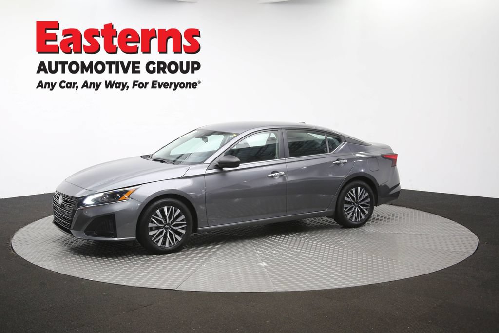 Used 2025 Nissan Altima 2.5 SV FWD image 57