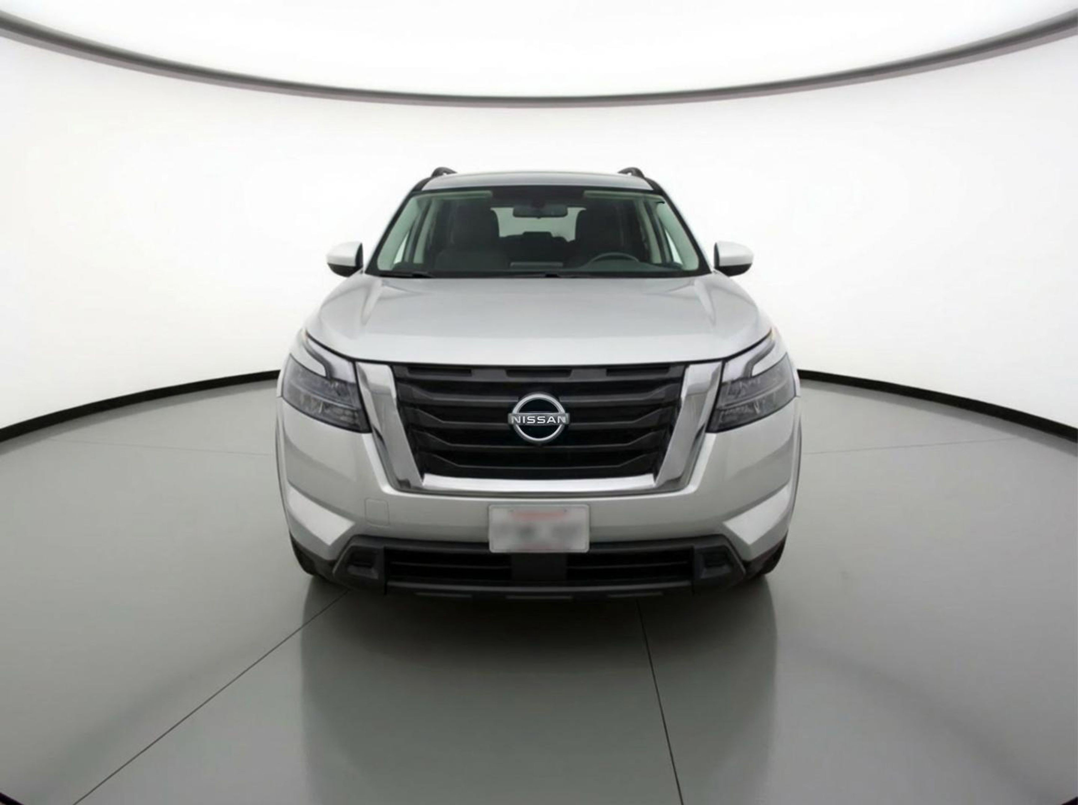 Used 2025 Nissan Pathfinder SV image 2