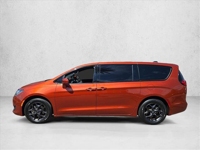 Used 2018 Chrysler Pacifica Touring Plus w/ S Appearance Package FWD image 9