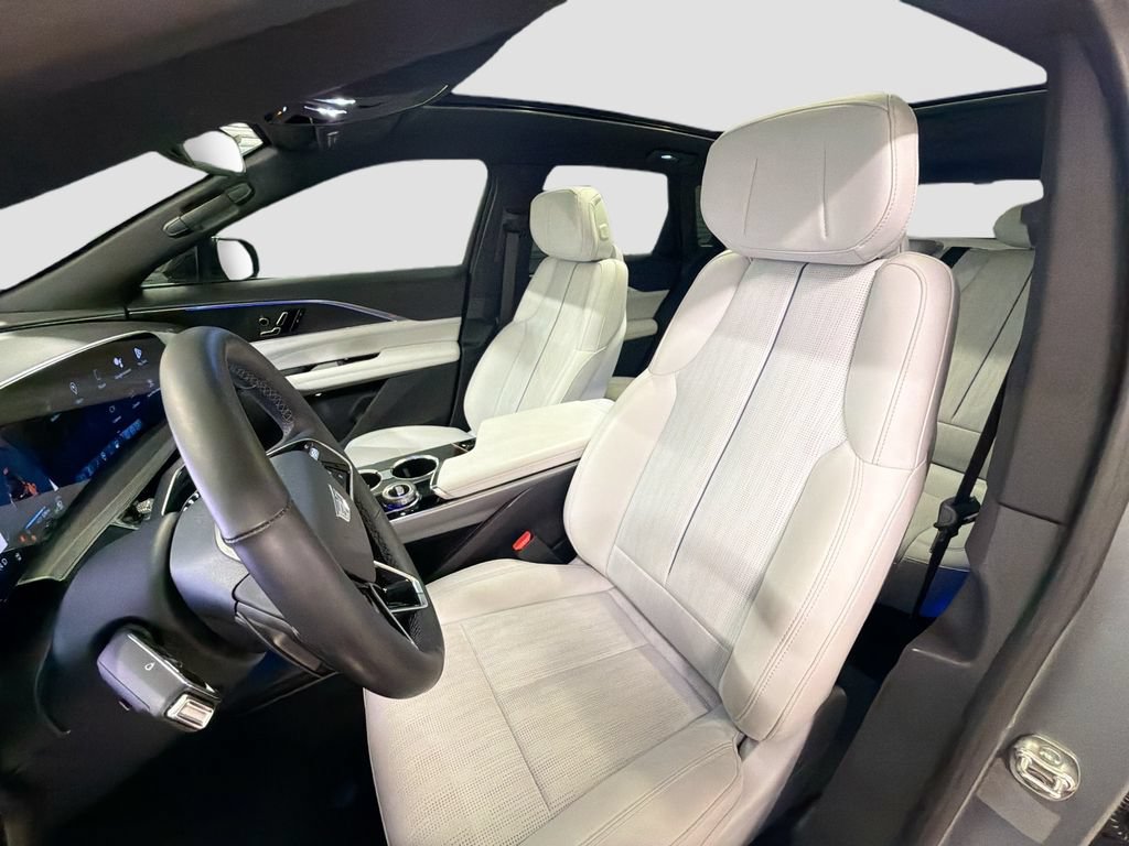 Used 2024 Cadillac Lyriq Sport RWD image 5