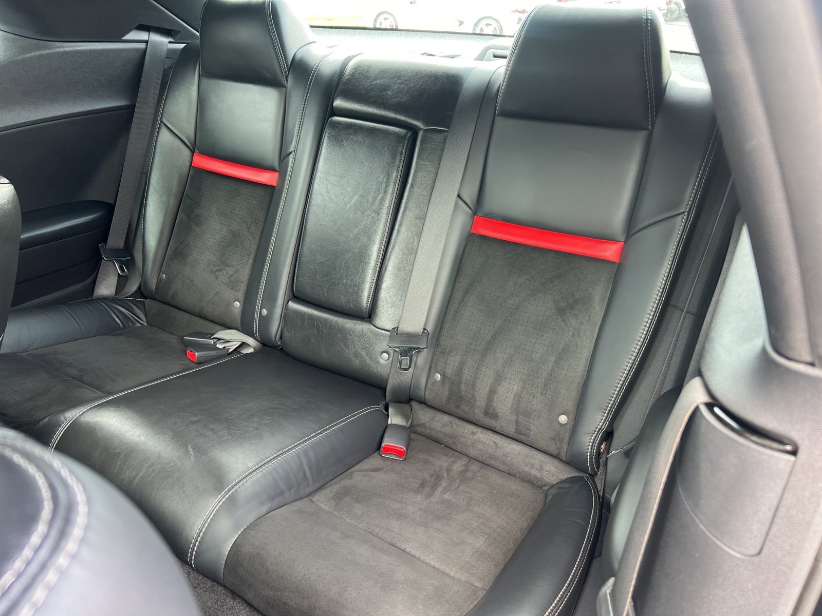 Used 2009 Dodge Challenger SRT8 w/ SRT Option Group II RWD image 19