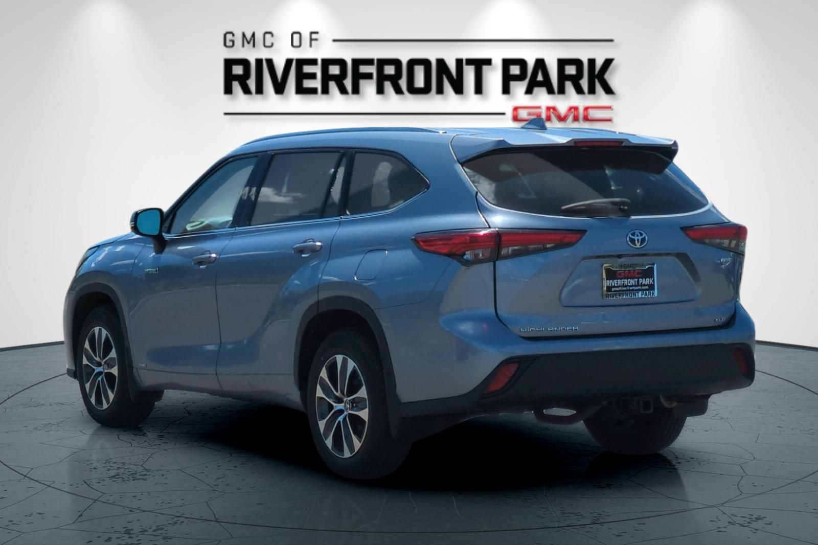 Used 2020 Toyota Highlander XLE AWD/4WD image 5
