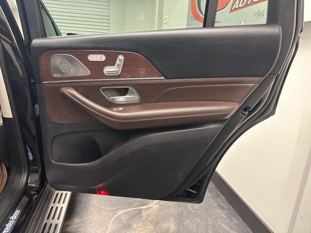 Used 2021 Mercedes-Benz GLS 450 4MATIC image 13