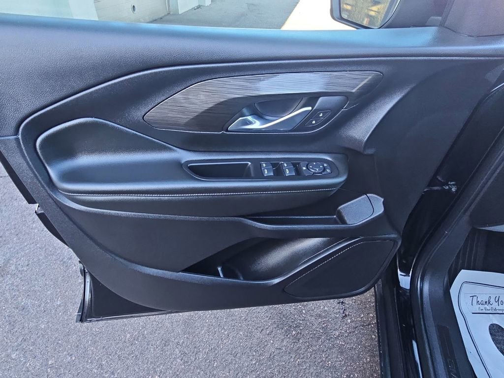Used 2024 GMC Terrain SLE image 13