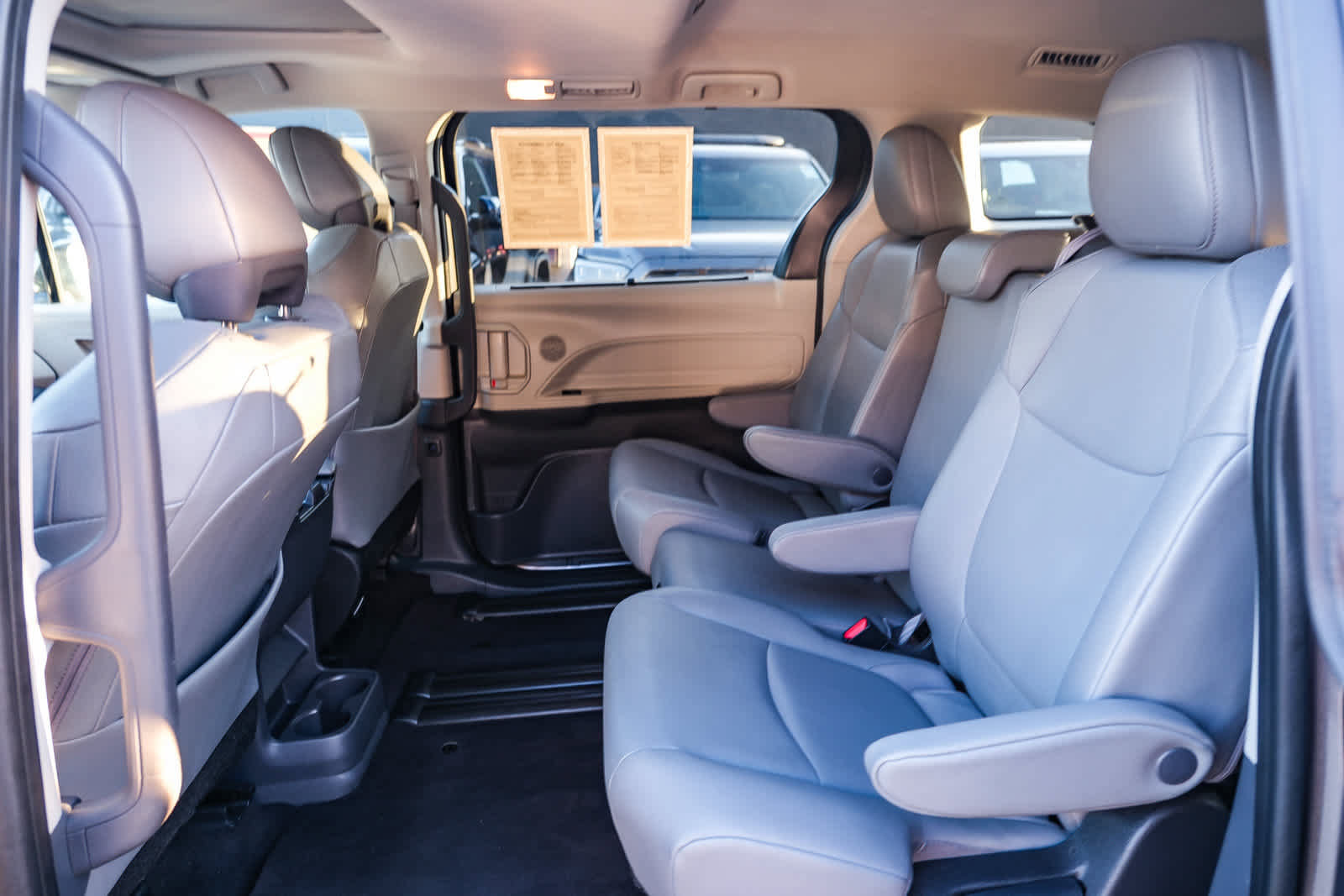 Certified 2024 Toyota Sienna XLE FWD image 19
