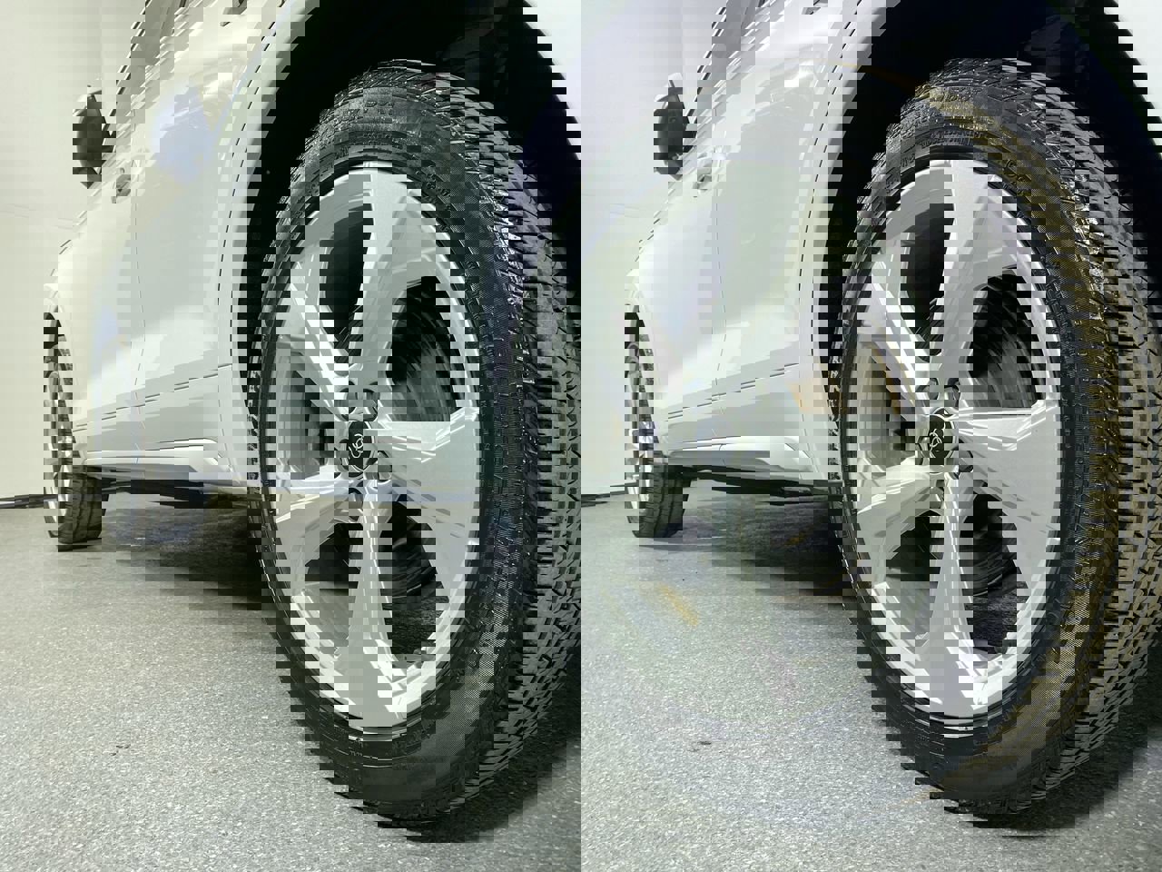 Used 2021 Audi Q5 Premium Plus w/ Premium Plus Package image 3