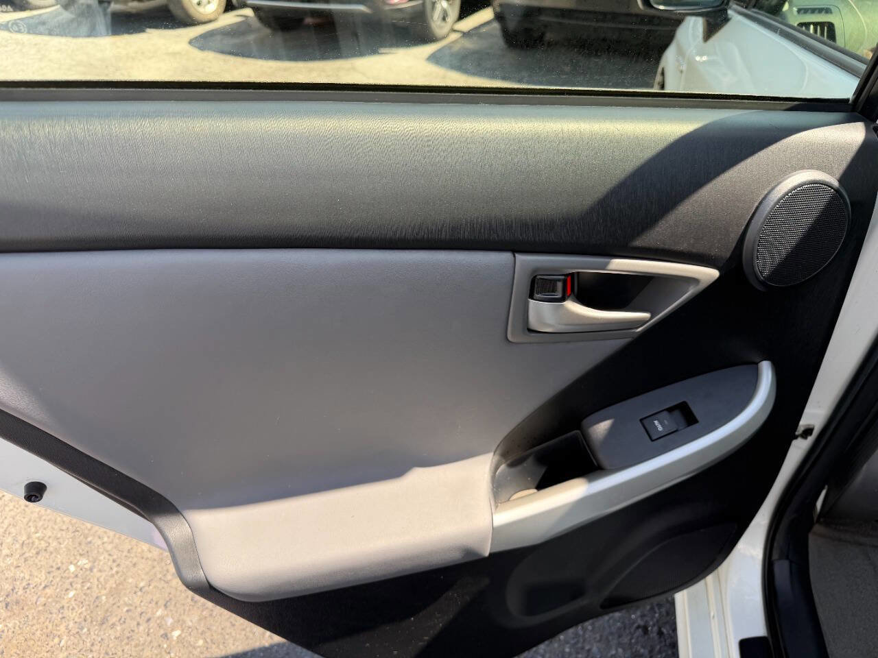 Used 2013 Toyota Prius Four w/ Deluxe Solar Roof Pkg FWD image 28