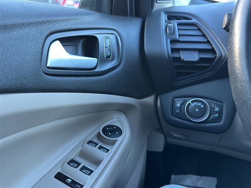 Used 2019 Ford Escape SEL image 32