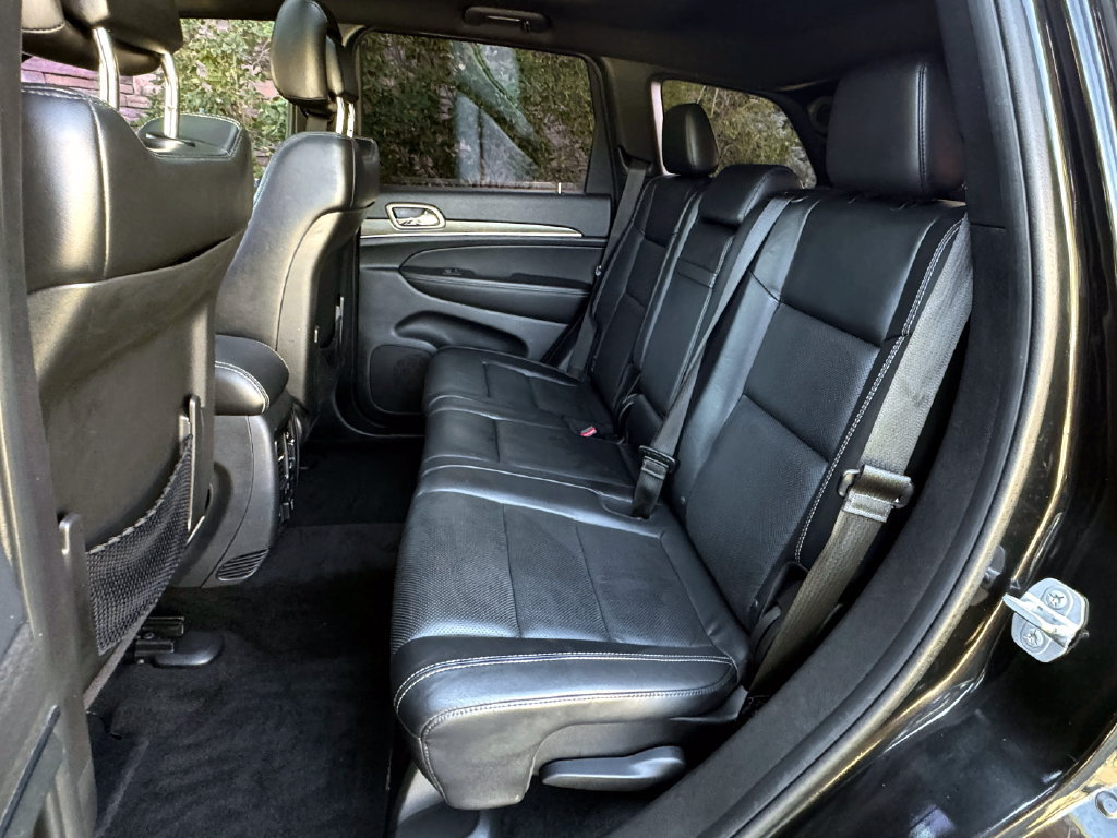 Used 2015 Jeep Grand Cherokee Limited w/ Luxury Group II AWD/4WD image 36