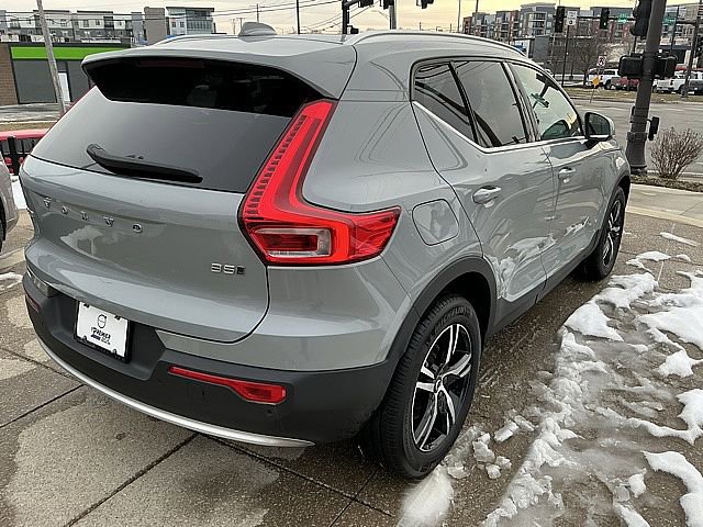 Certified 2025 Volvo XC40 B5 Core image 6