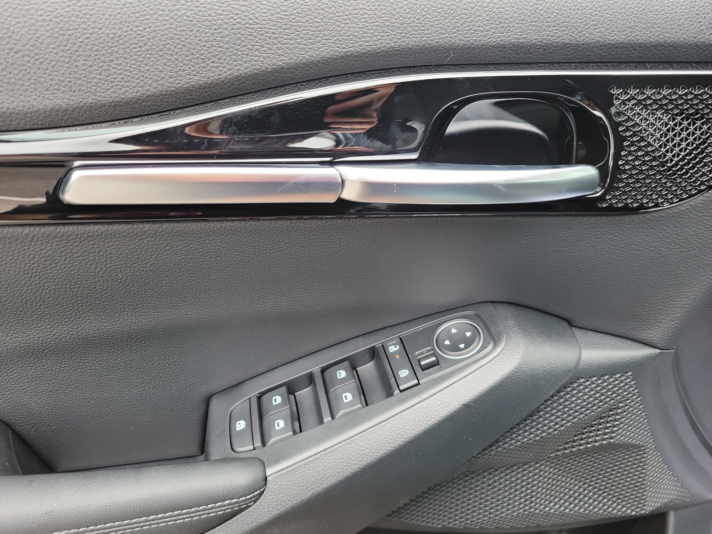 New 2025 Kia Seltos S image 13