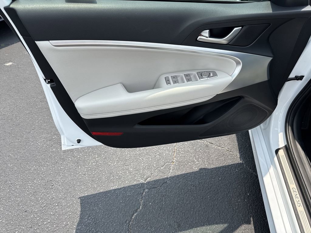 New 2025 Genesis G70 2.5T image 10