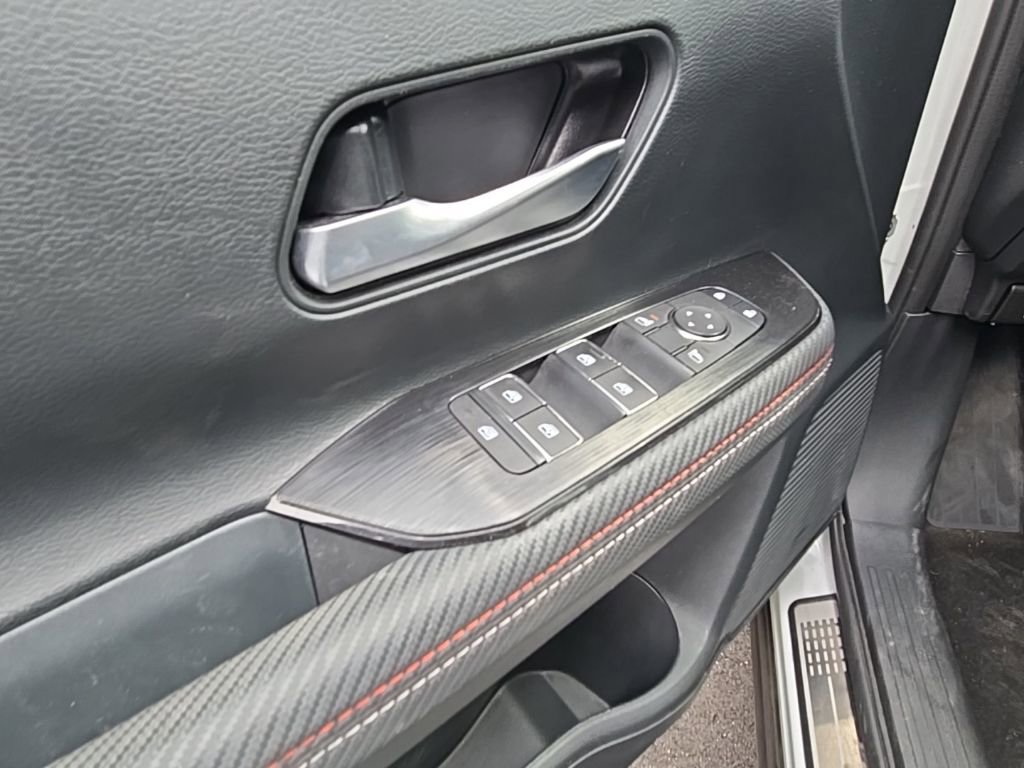 Used 2025 Nissan Kicks SR w/ Illumination Package image 15
