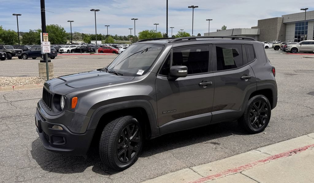 Used 2018 Jeep Renegade Altitude w/ UConnect 8.4 Nav Group AWD/4WD image 4