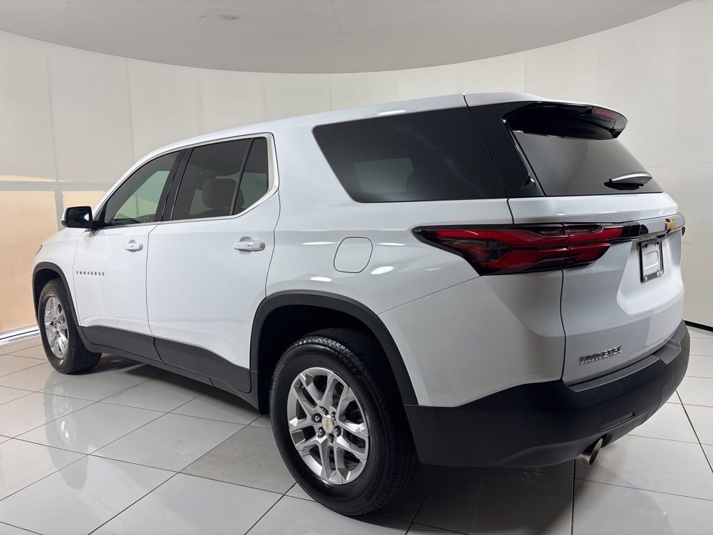 Used 2023 Chevrolet Traverse LS w/ Safety Package image 3