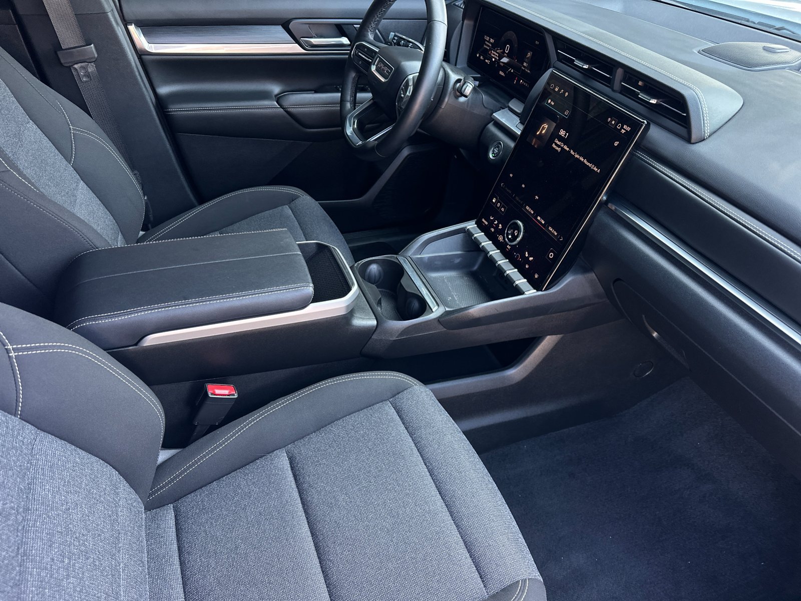 Used 2025 GMC Terrain Elevation AWD/4WD image 16