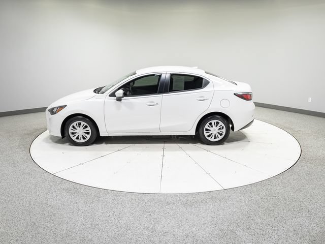 Used 2019 Toyota Yaris L FWD image 30