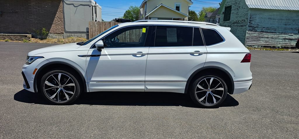 Used 2024 Volkswagen Tiguan SEL R-Line AWD/4WD image 4