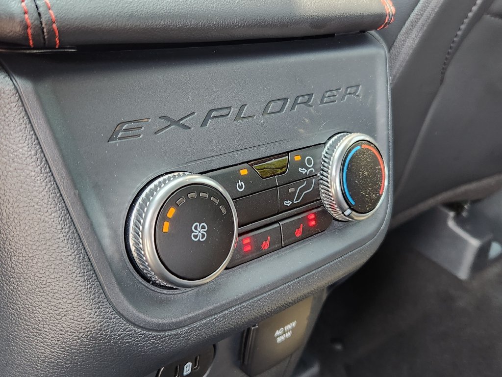 Used 2025 Ford Explorer ST AWD/4WD image 12