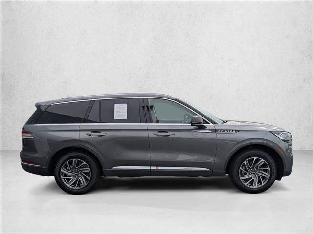 Used 2023 Lincoln Aviator AWD w/ Class IV Trailer Tow Package image 4