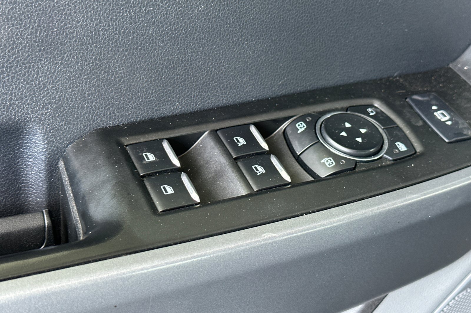 Used 2024 Ford F250 XLT w/ FX4 Off-Road Package AWD/4WD image 12
