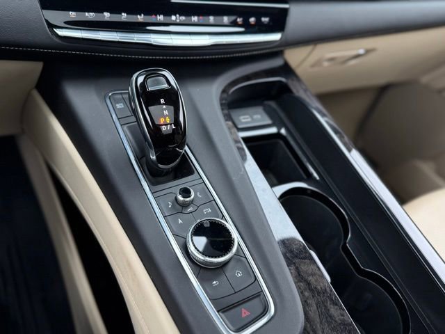 Used 2021 Cadillac Escalade Premium Luxury image 34