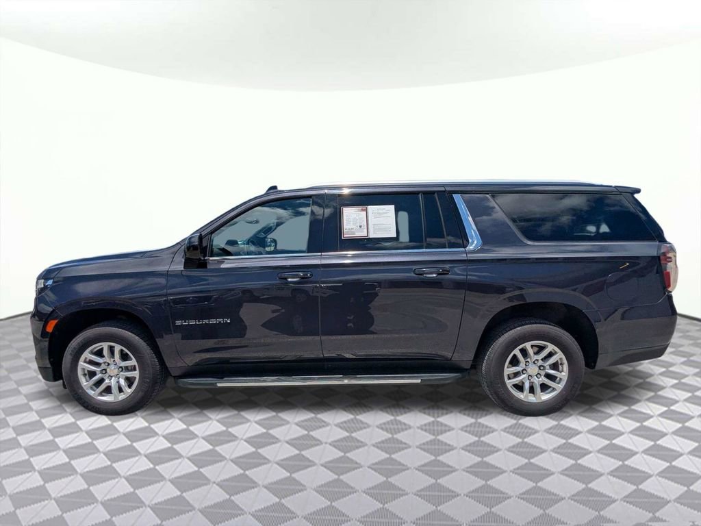 Used 2023 Chevrolet Suburban LT RWD image 6