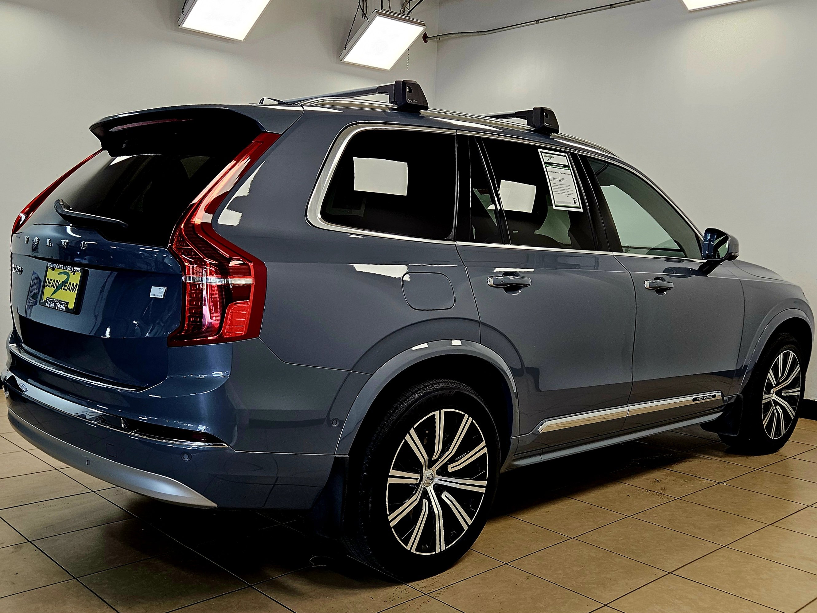 Used 2022 Volvo XC90 T8 Inscription image 4