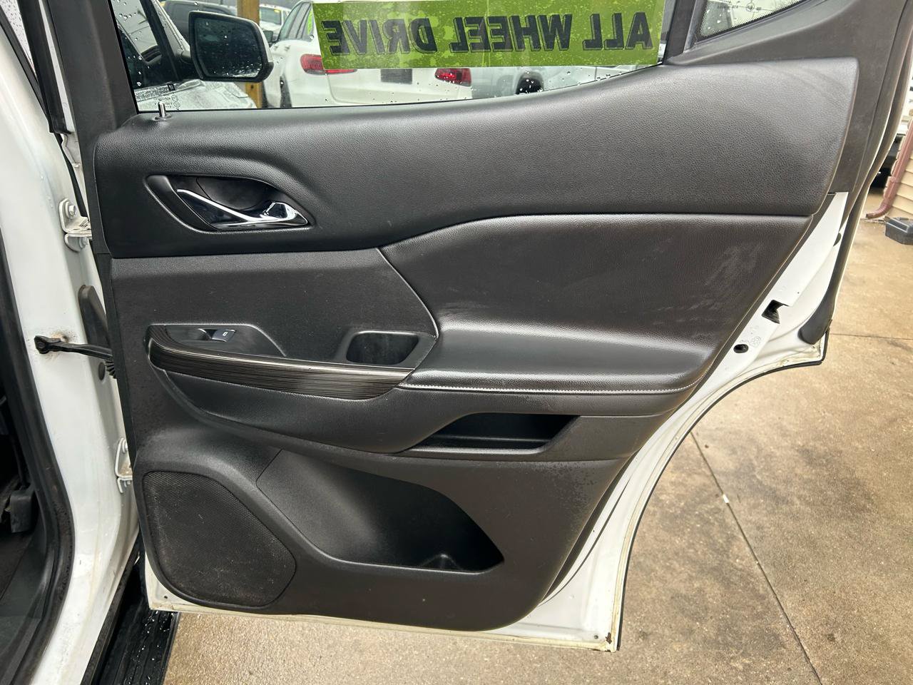 Used 2017 GMC Acadia SLT AWD/4WD image 15