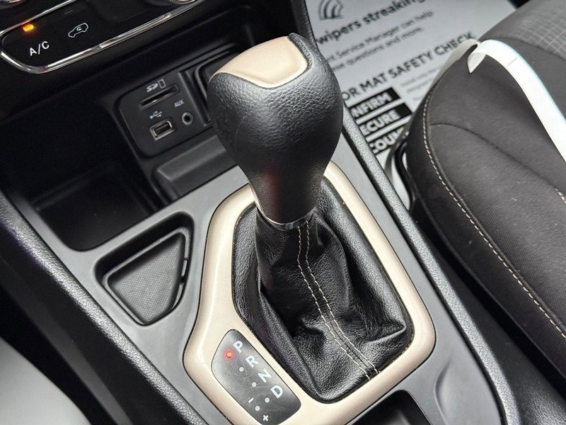 Used 2016 Jeep Cherokee Latitude image 26