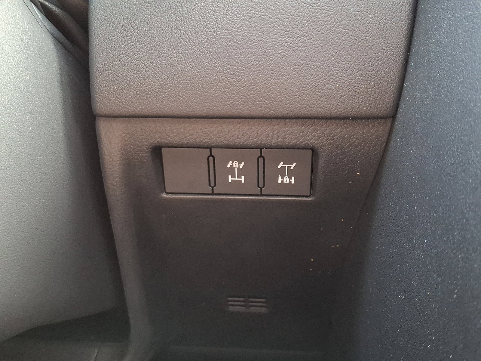 Certified 2025 Lexus LX 700h Overtrail AWD/4WD image 23