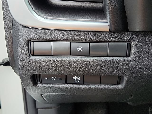 Used 2023 Nissan Rogue SV AWD/4WD image 25