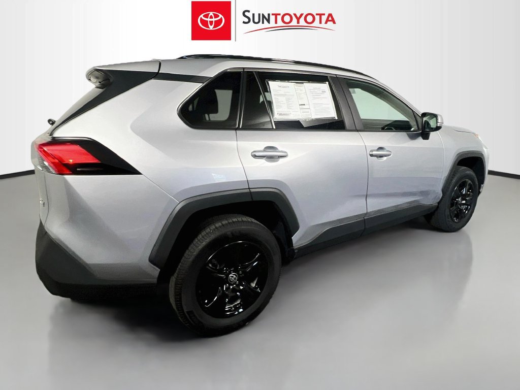 Used 2024 Toyota RAV4 XLE FWD image 4