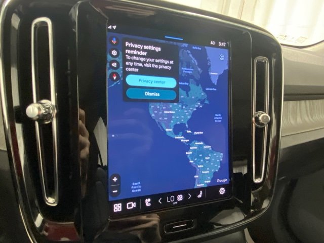 Used 2025 Volvo XC40 B5 Core image 19