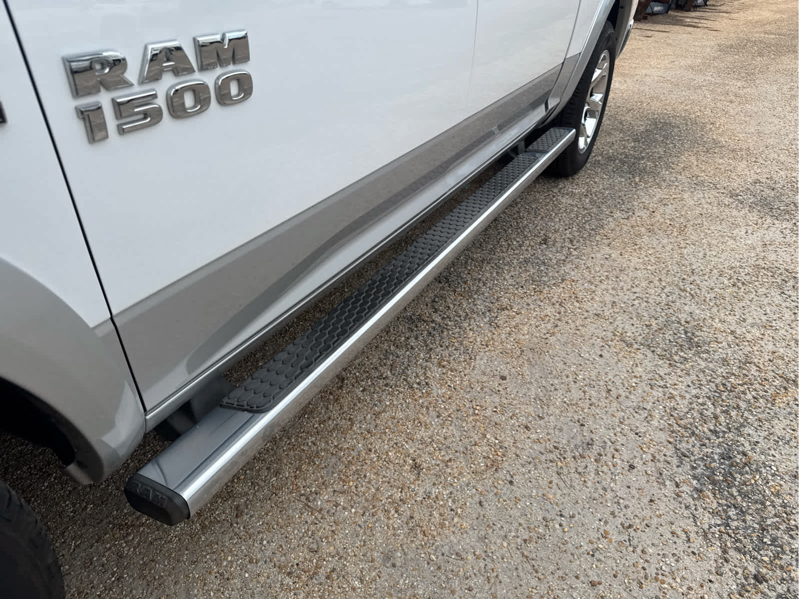 Used 2014 RAM 1500 Laramie w/ Convenience Group AWD/4WD image 14